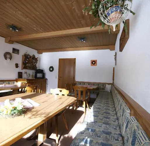 Haus Oblasser Bed and breakfast Finkenberg